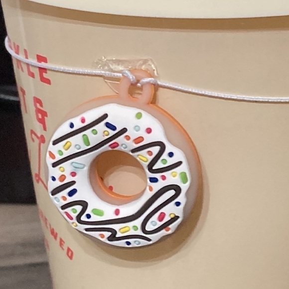 DW HOME SPRINKLE DONUT AND VANILLA LATTE FRESHLY BREWED AROMA JAR CANDLE… - Picture 3 of 9